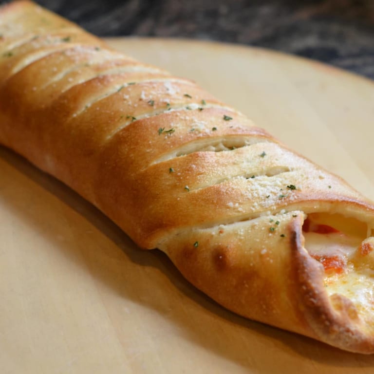 Delicious Stromboli: A Taste of Italy